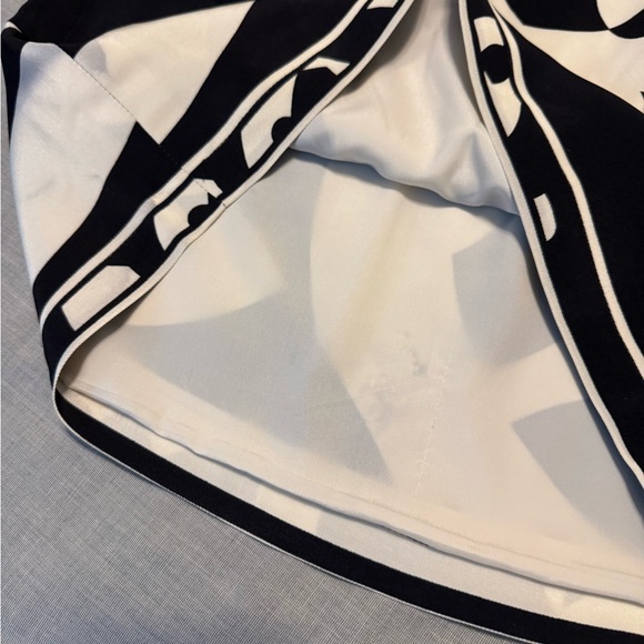 Emilio Pucci Black and Cream Silk Pencil Skirt - Picture 7 of 7